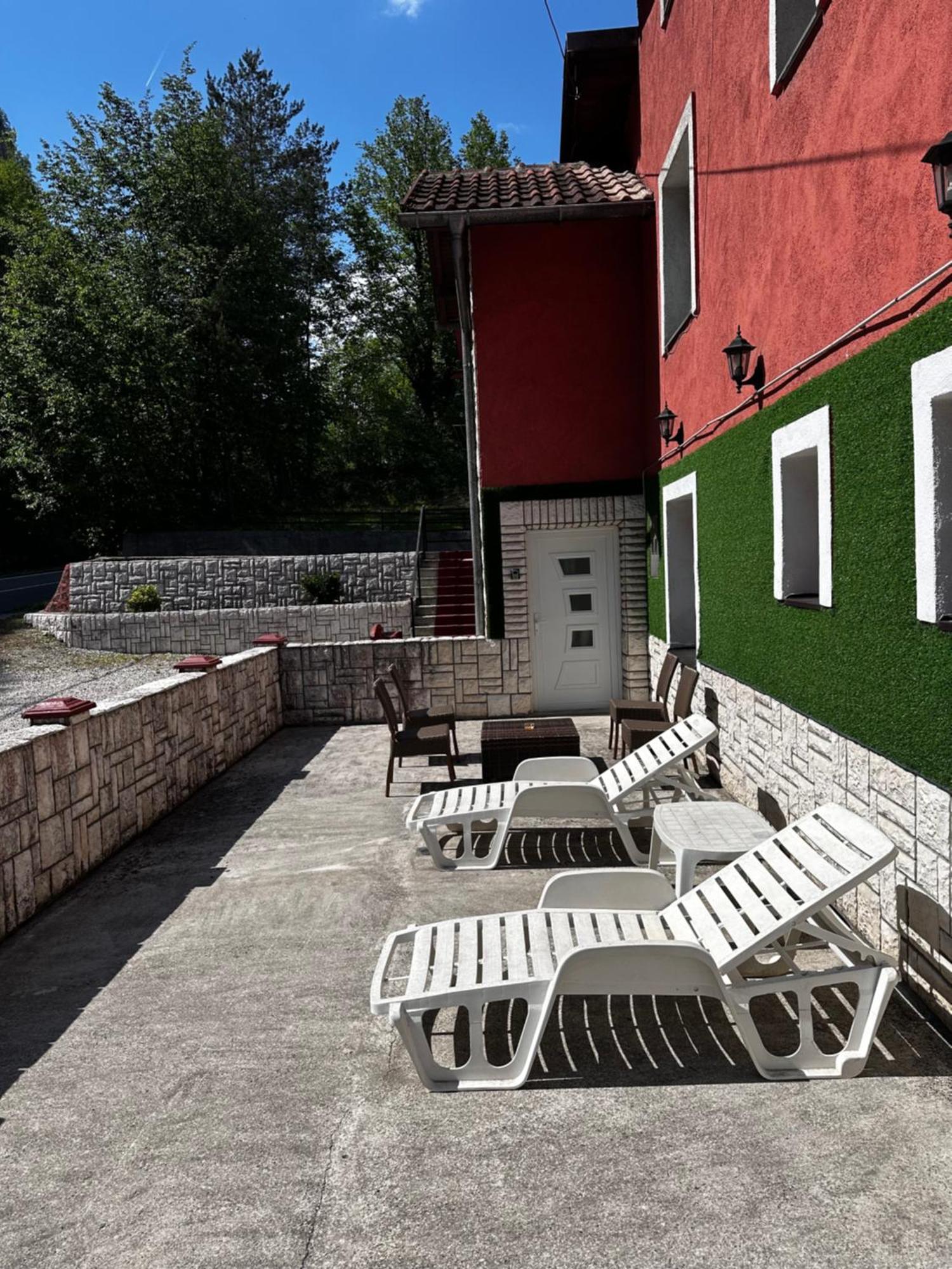 Apart Cobras Jajce Exterior foto
